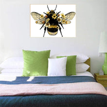 Load image into Gallery viewer, BUMBLE BEE . DIAMOND PAINTING
